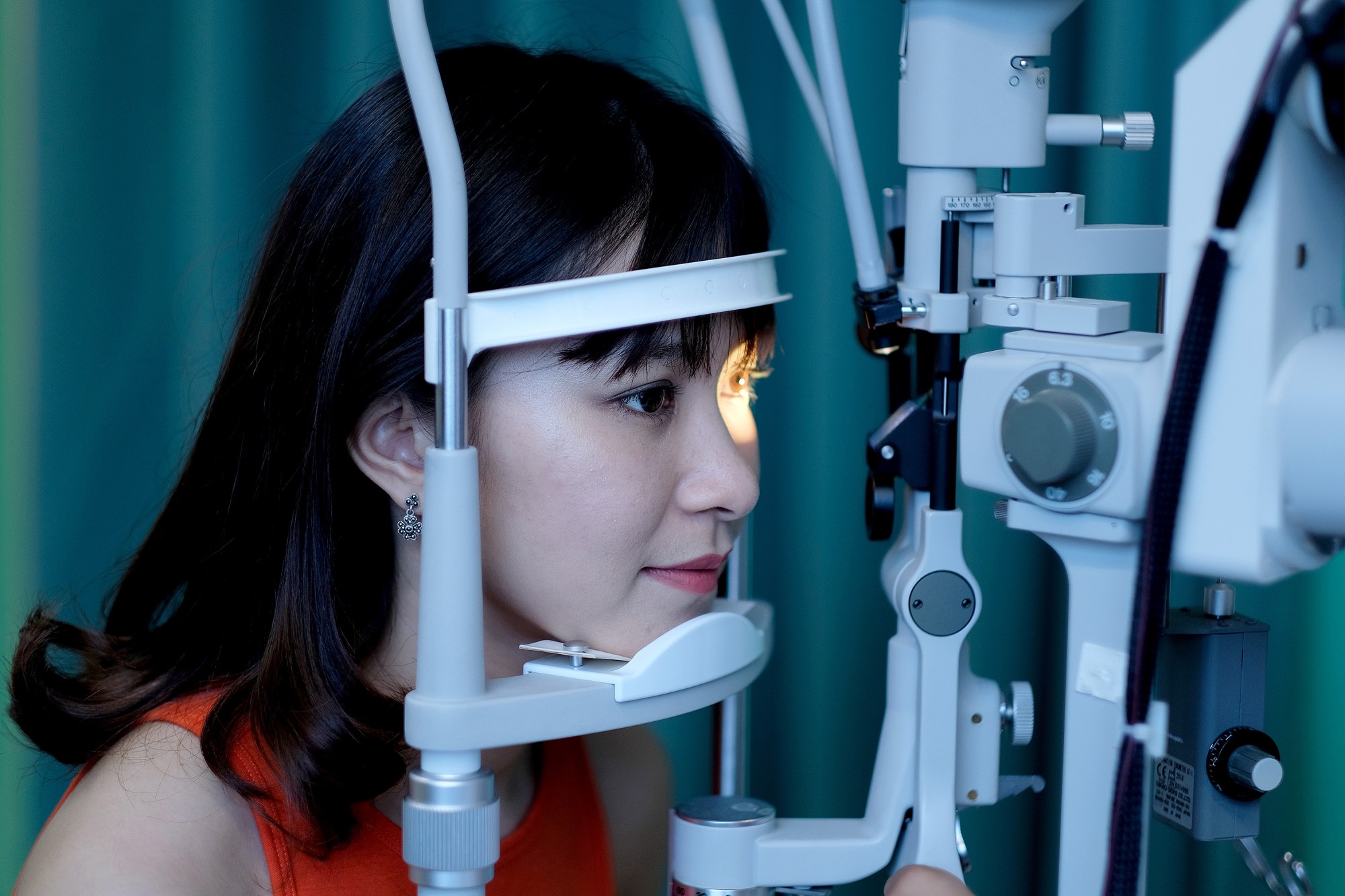 Phương pháp điều trị cận thị mới nhất không cần phẫu thuật 2024